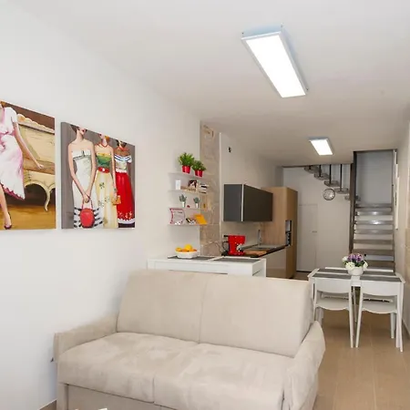 Gino's House In Old Town - Locazione Turistica * Gubbio